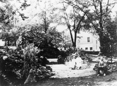 47475 1926 Building to Current Used in 50yr Celebration neg 009