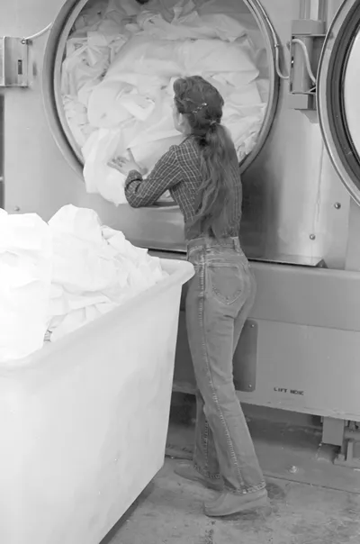 47475 Central Laundry neg d007