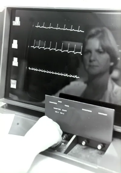 47475 1980s 02 00016A