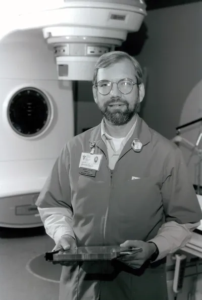 47475 1980s 02 00038A