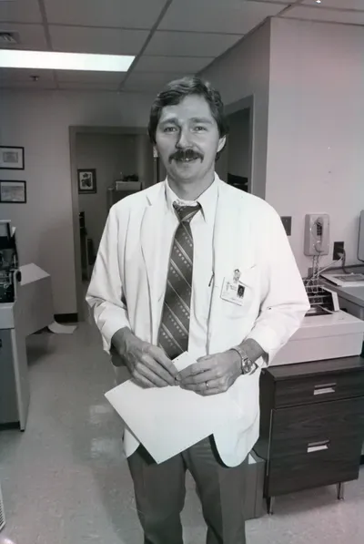 47475 1980s 02 00047A