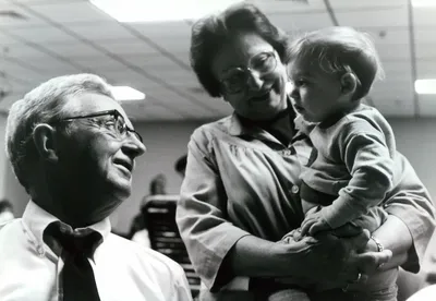 47475 1980s 02 00056A