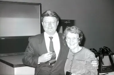 47475 1980s 02 00079A