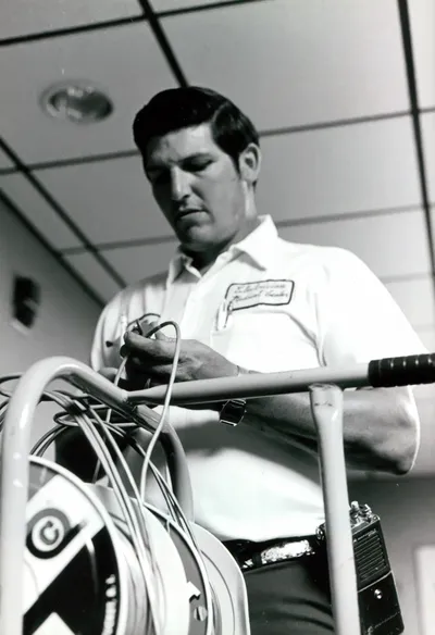 47475 1980s 02 00083A