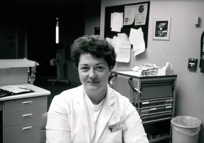 47475 1980s 02 00092A