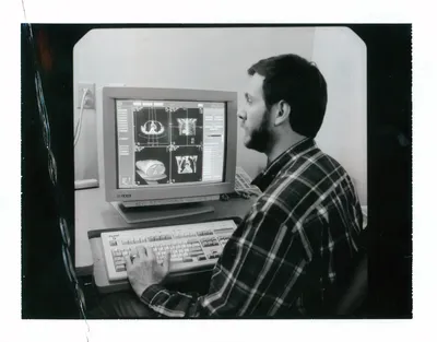 47475 1980s 02 00105A