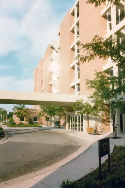 47475 1980s MCH 00032A