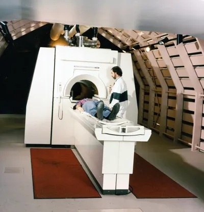 47475 1980s MCH 00064A