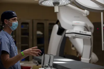 2020.09.25 MedCenter Hybrid OR 0167